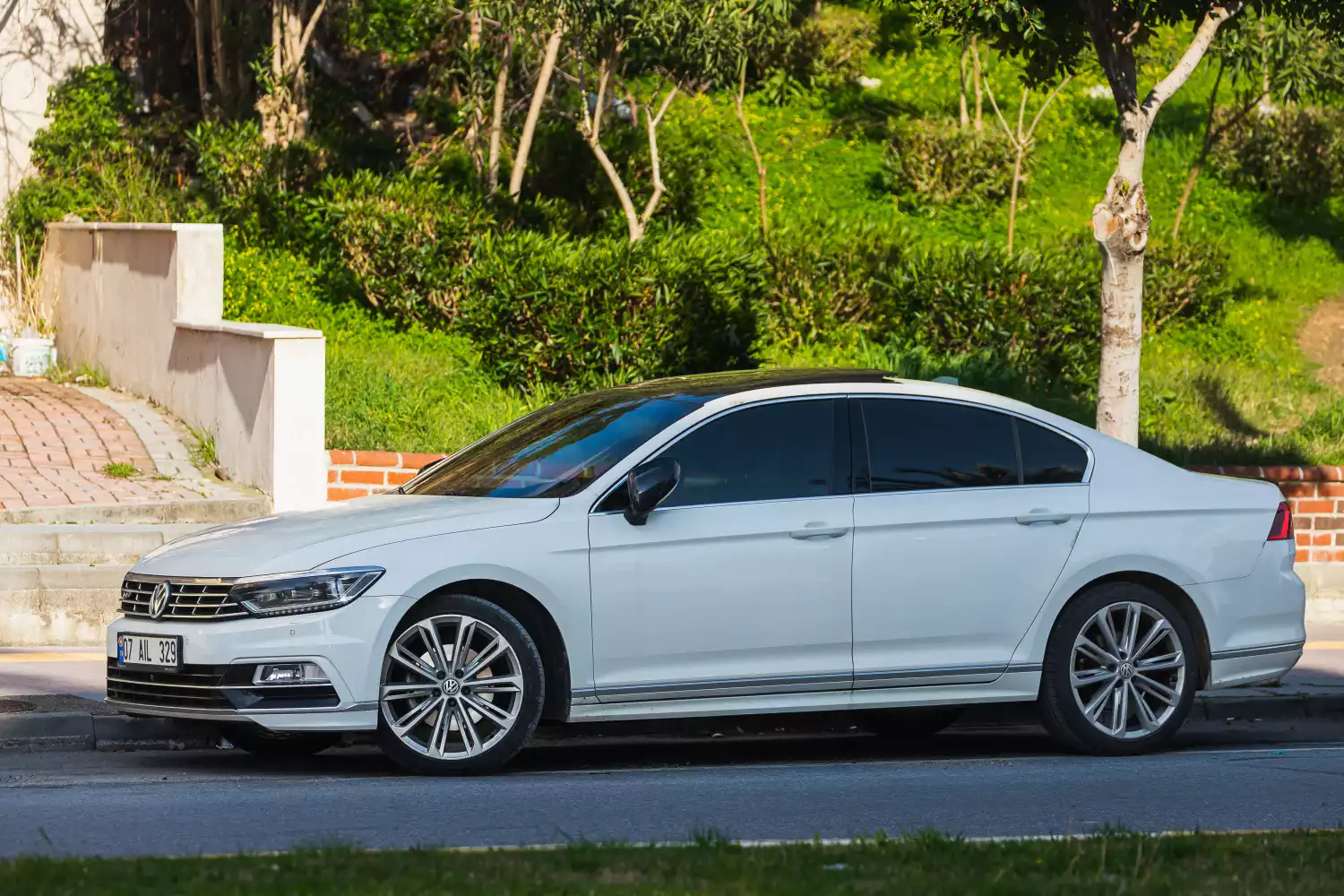 Volkswagen Passat rear storage