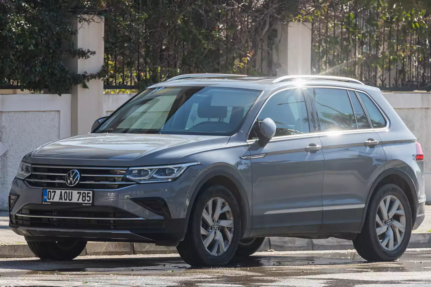 trash bin for Volkswagen Tiguan